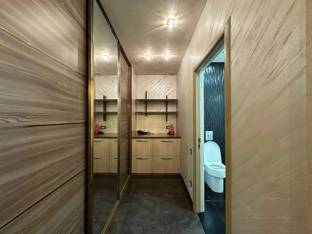 Northern Avenue 2 bedroom Luxury apartment HH777