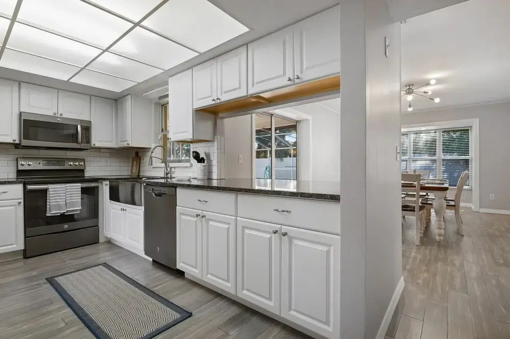 3 Bedroom Pool Home Less Than 5 Miles to Beaches 3 Home by Redawning