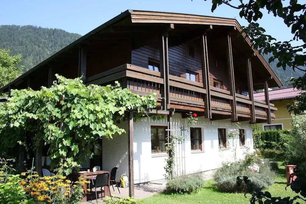 Country House Goldegg near Ski Slopes