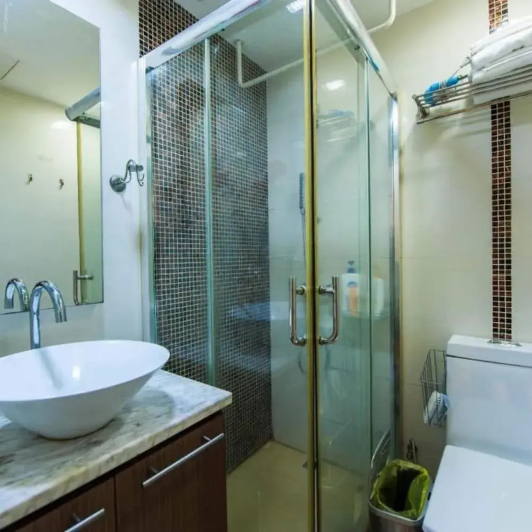 Big Hero Apartment Hotel (Shenzhen Futian Port)