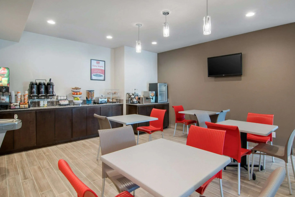Econo Lodge Inn & Suites Springfield Main Street