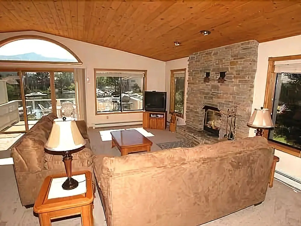 478 Carson Court 3 Bedroom Home