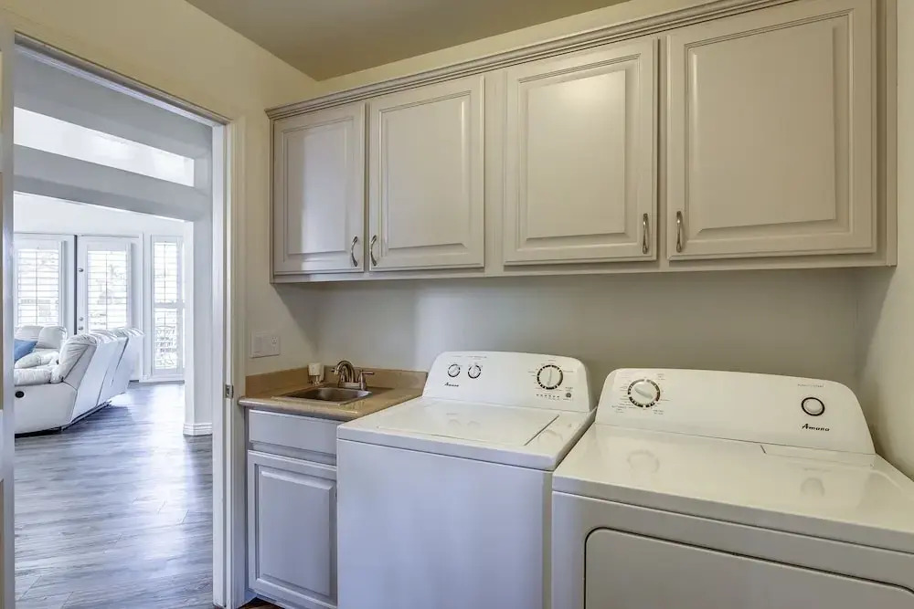 Freeport - 4 Br home by RedAwning