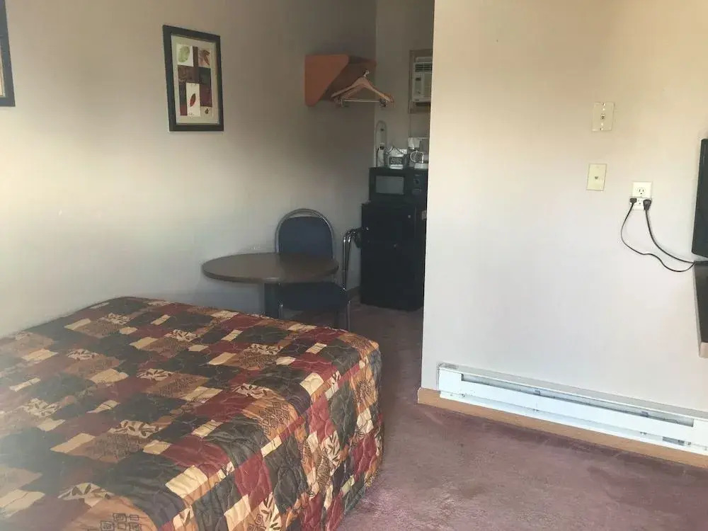 West Side Motel