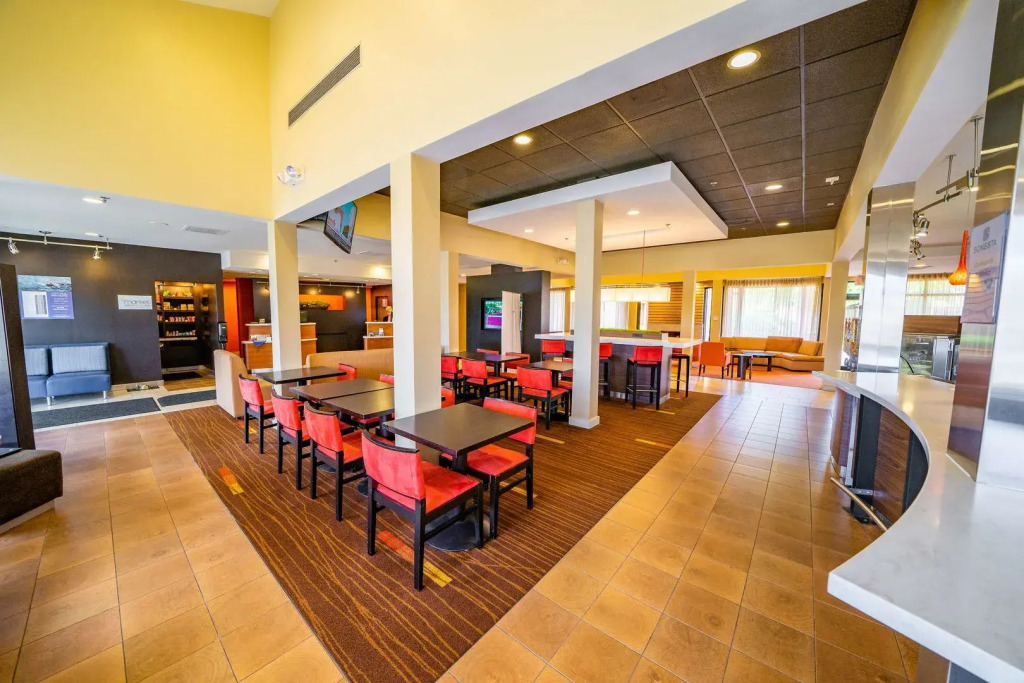 Spark by Hilton Bettendorf Quad Cities