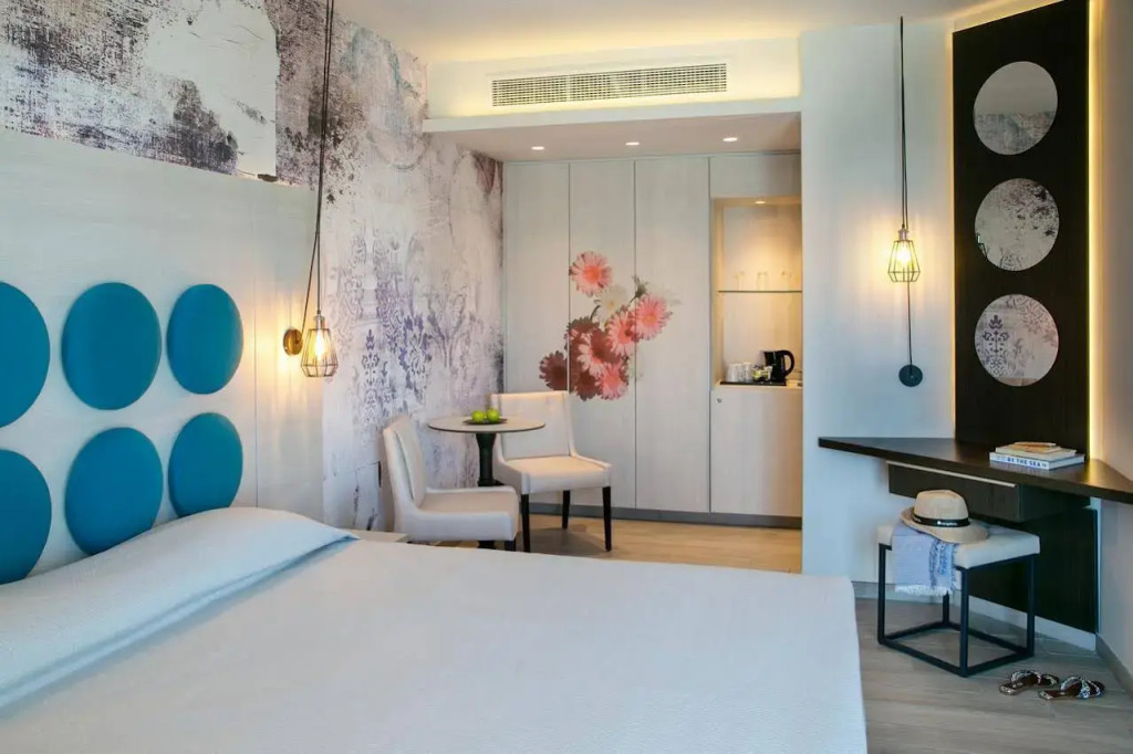 Vangelis Hotel & Suites