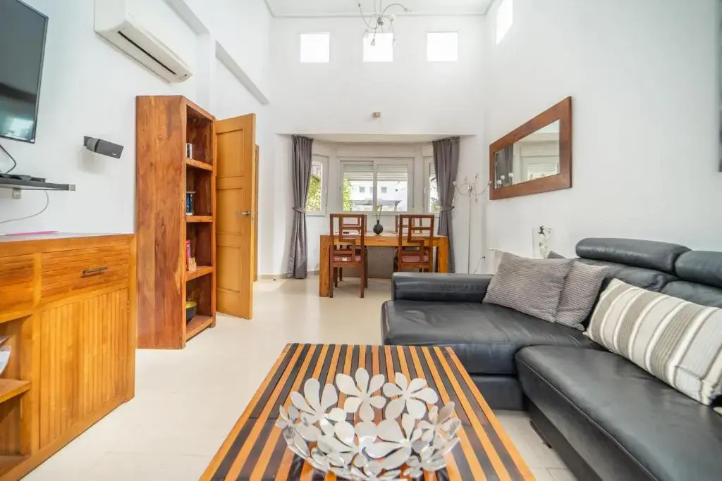 Villa with Private Pool - LO4LT