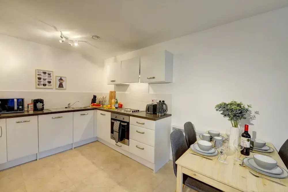 Lovely Flat in Kiln Close With Free Parking