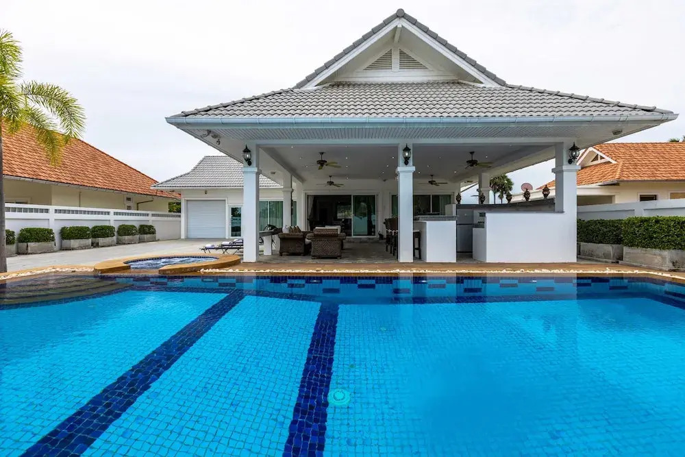 Private 3 Bedroom Pool Villa PP10