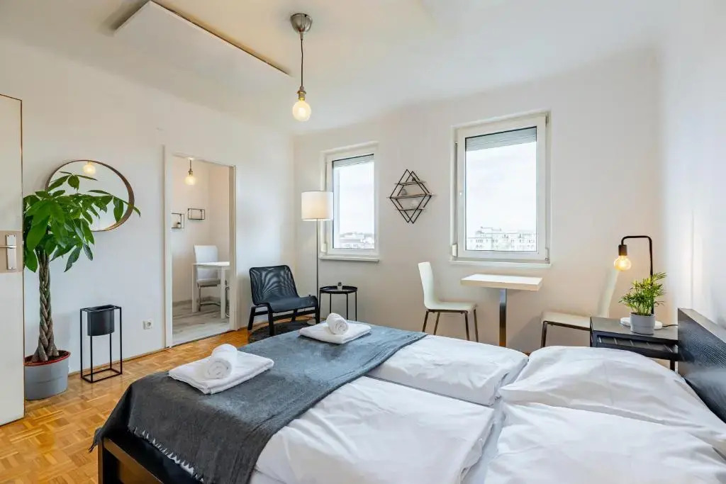 New with a View - Modern Studio
