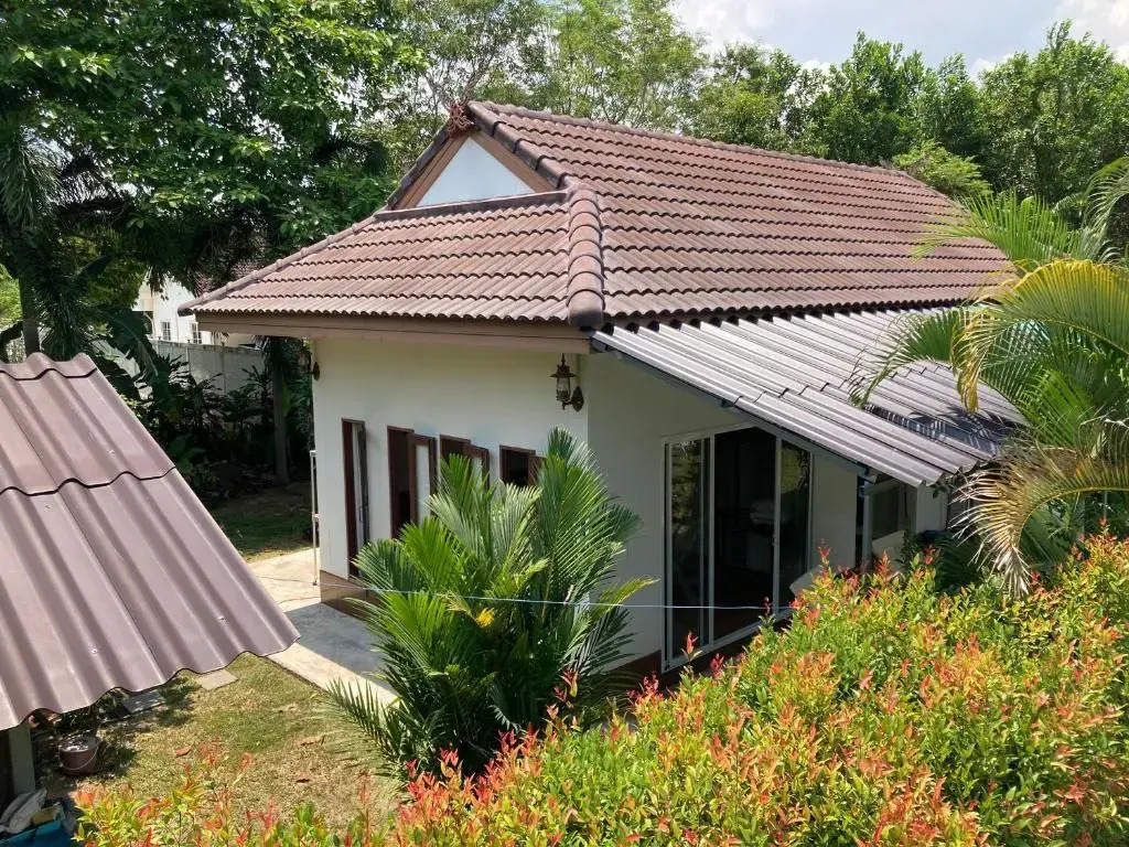 Vacation House with tropical garden and private pool