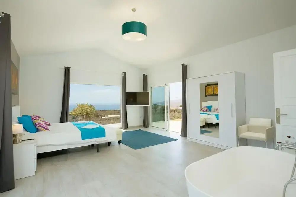 The View in T as With 4 Bedrooms and 4 Bathrooms