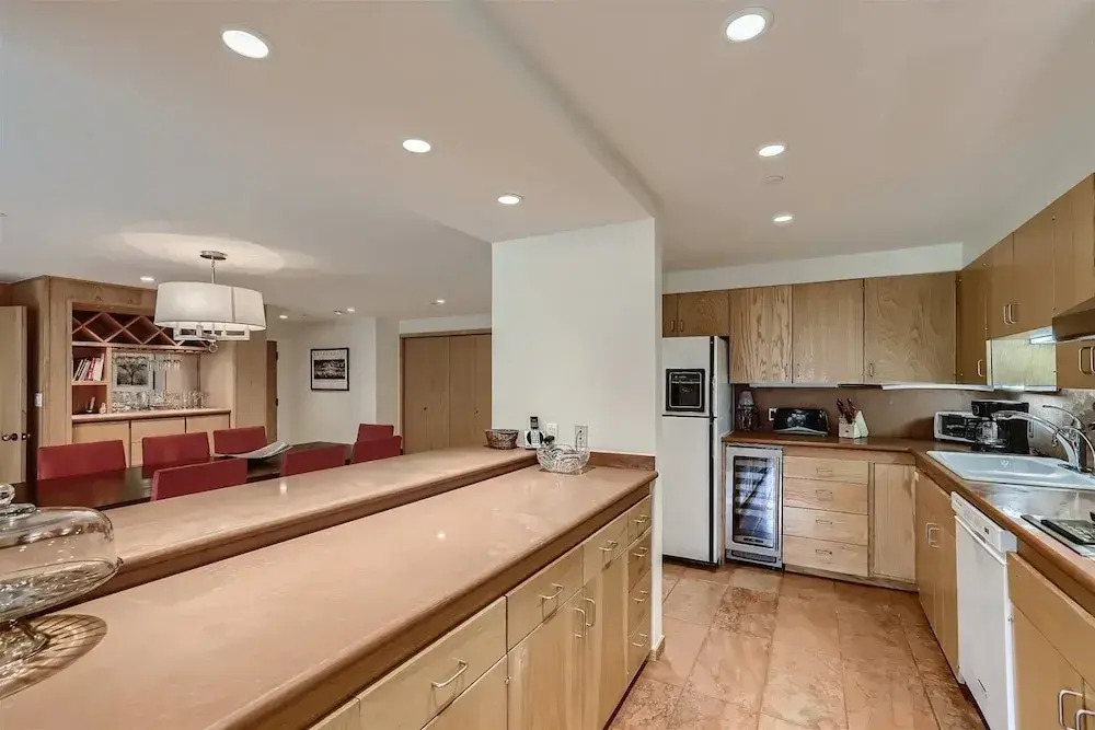 1-44 W Meadow Dr. 7 Meadow Vail Place