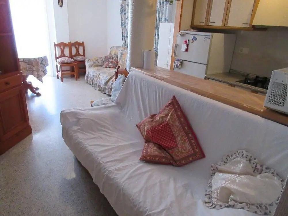 Appartment with swimming pool, quiet and less than 200m from the beach