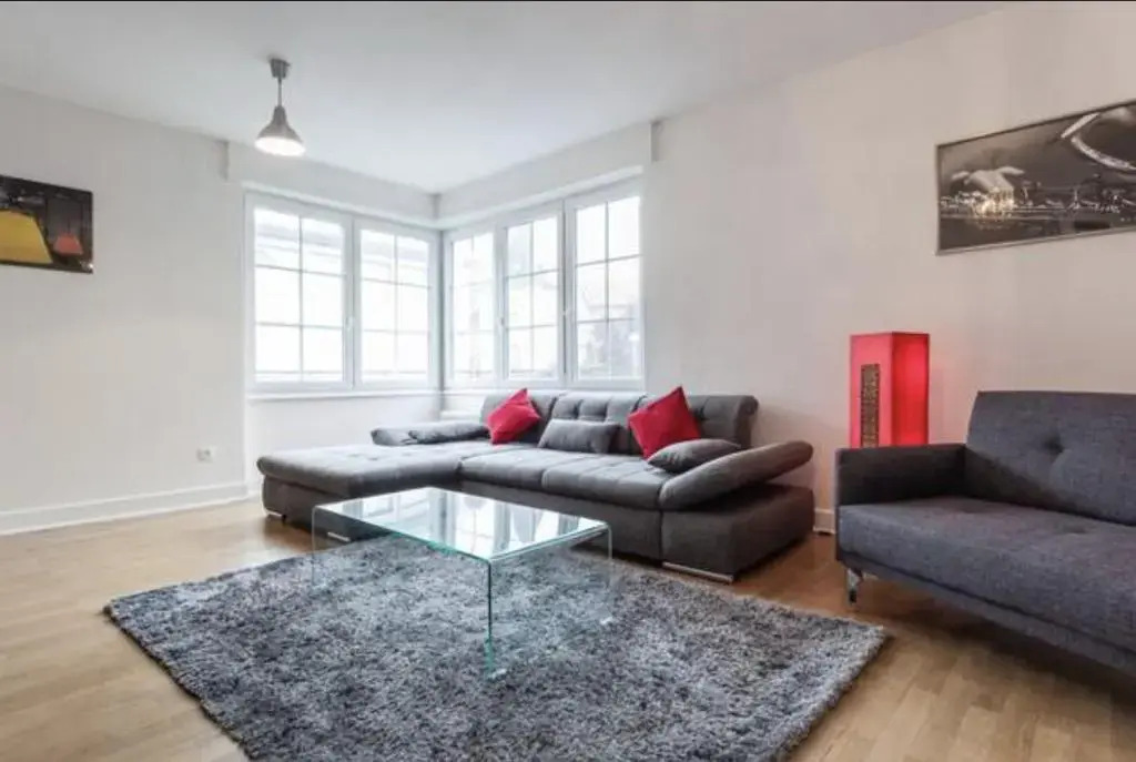 Charmant appartement avec terrasse dans villa