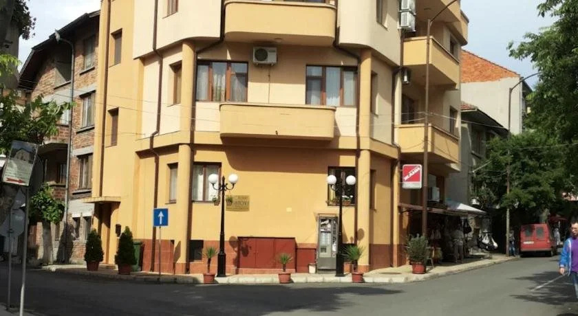 Hristovi Apartments & Studios