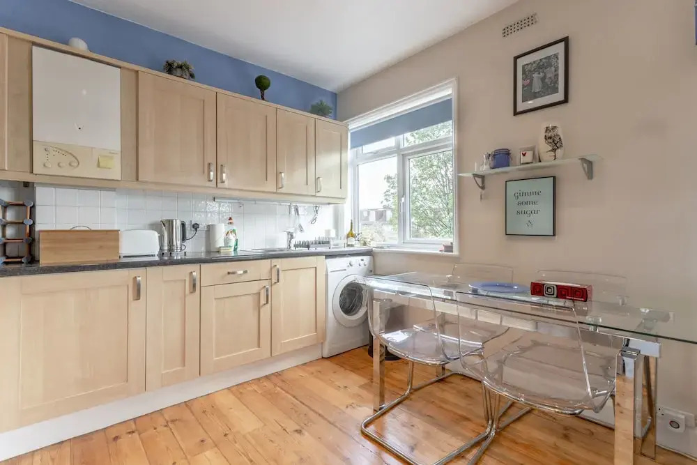 Spacious 2 Bedroom Flat in Acton