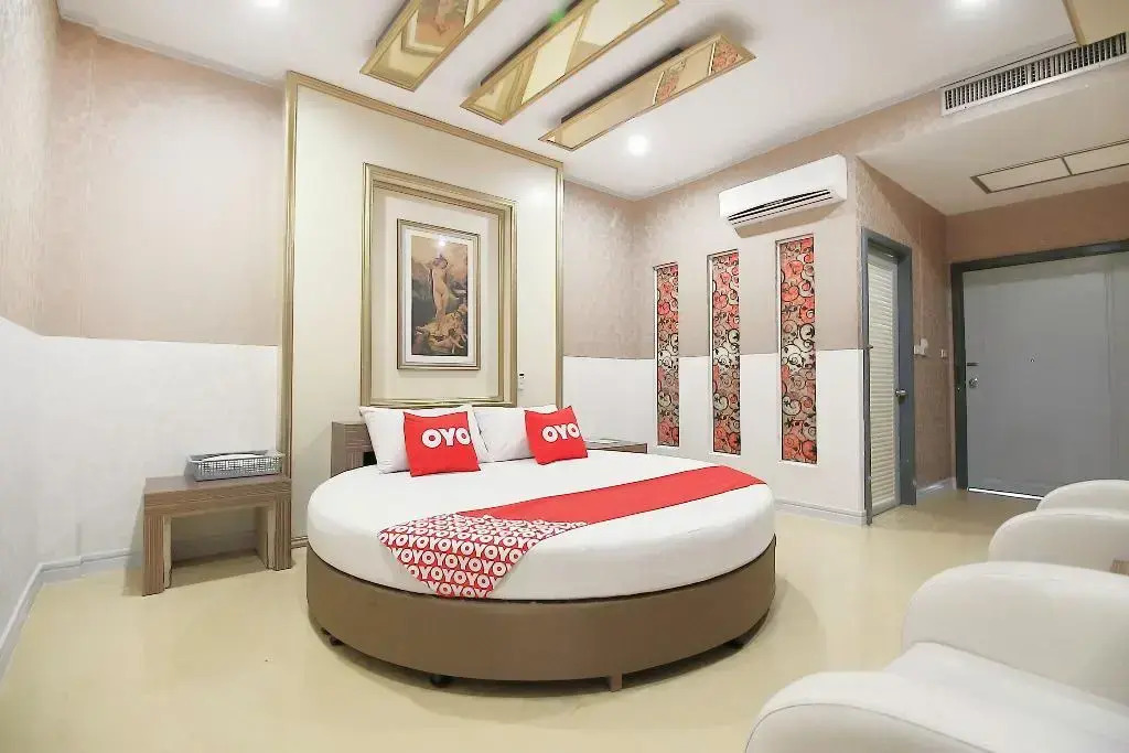 OYO 1002 Pinklao Resort