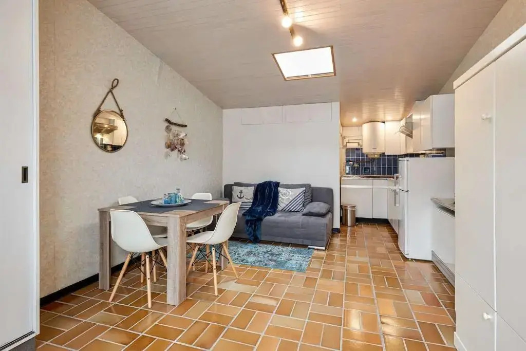 AMAZING BEACH & SUNSETS JUST 75m FROM THE BEACH