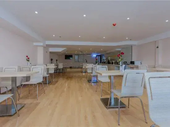City Comfort Inn Hotel (Kunming South High-Speed Railway Station Baicheng University Town)