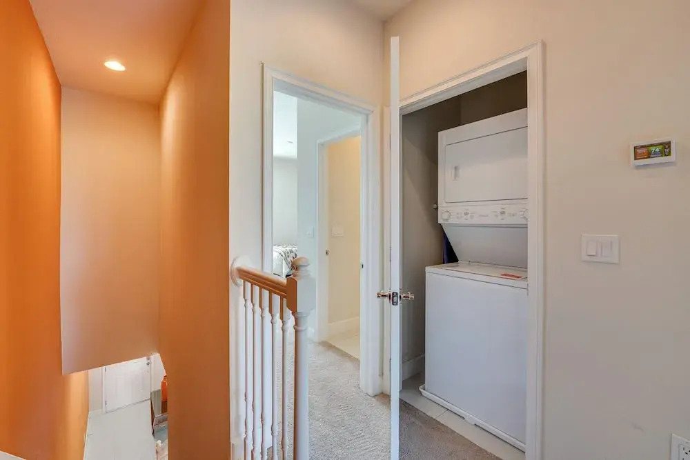 Townhome with Lanai about 9 Mi to Disney!