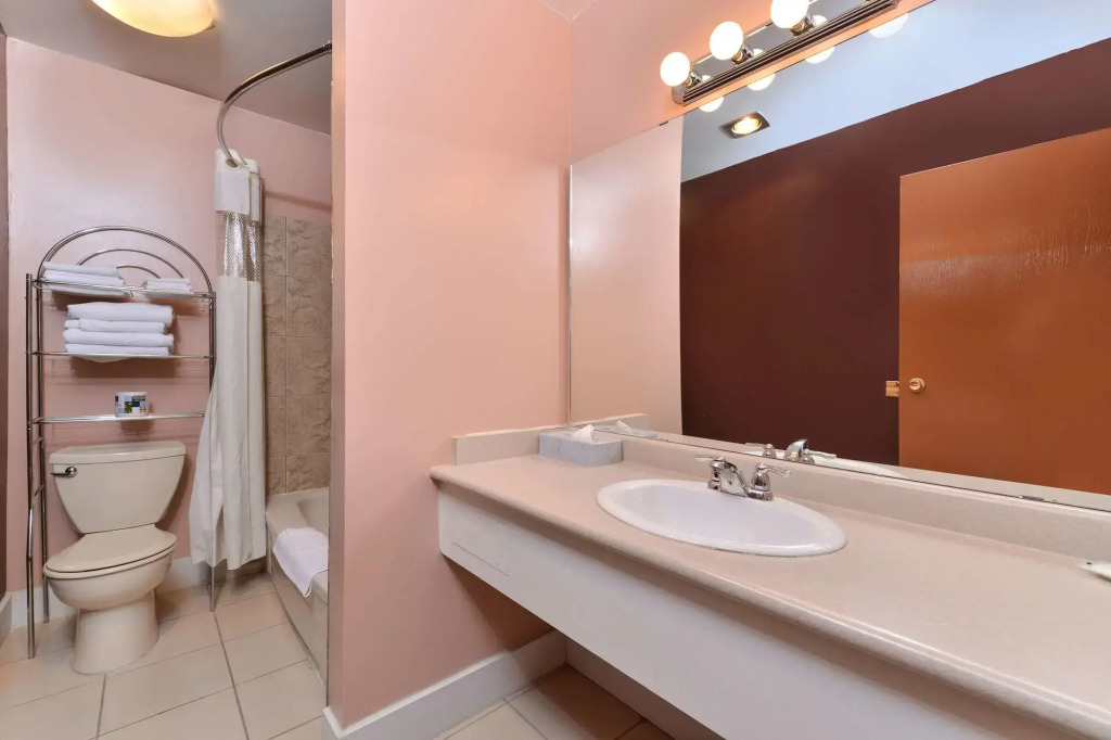 Canadas Best Value Inn & Suites-Castlegar