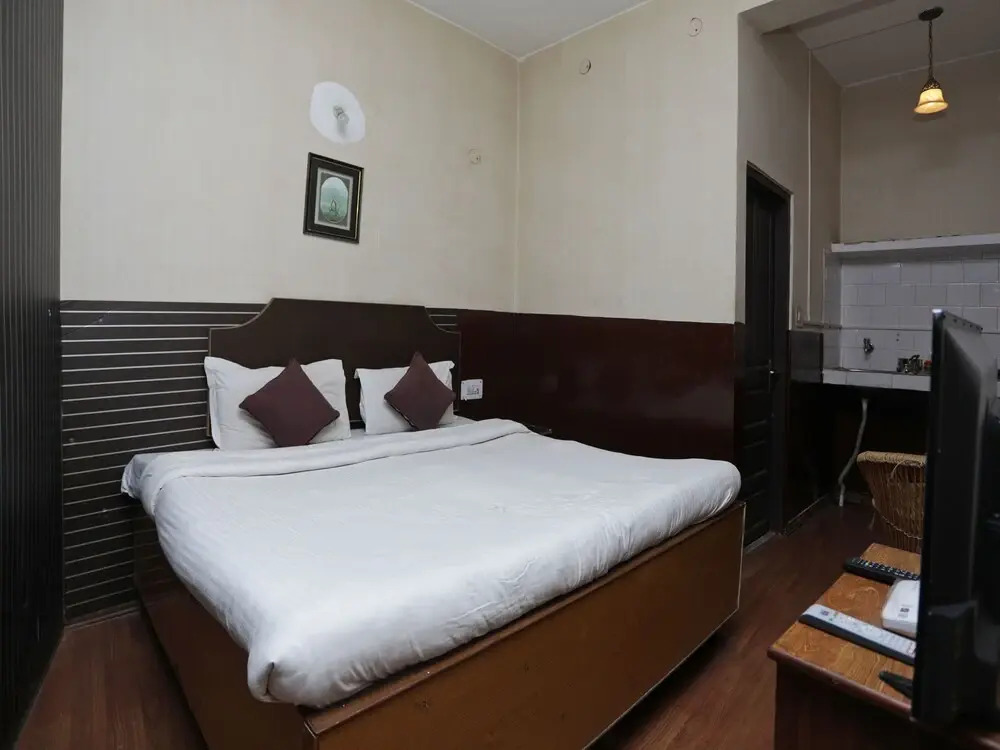 OYO 13691 Home River View 1BHK vashisht Manali