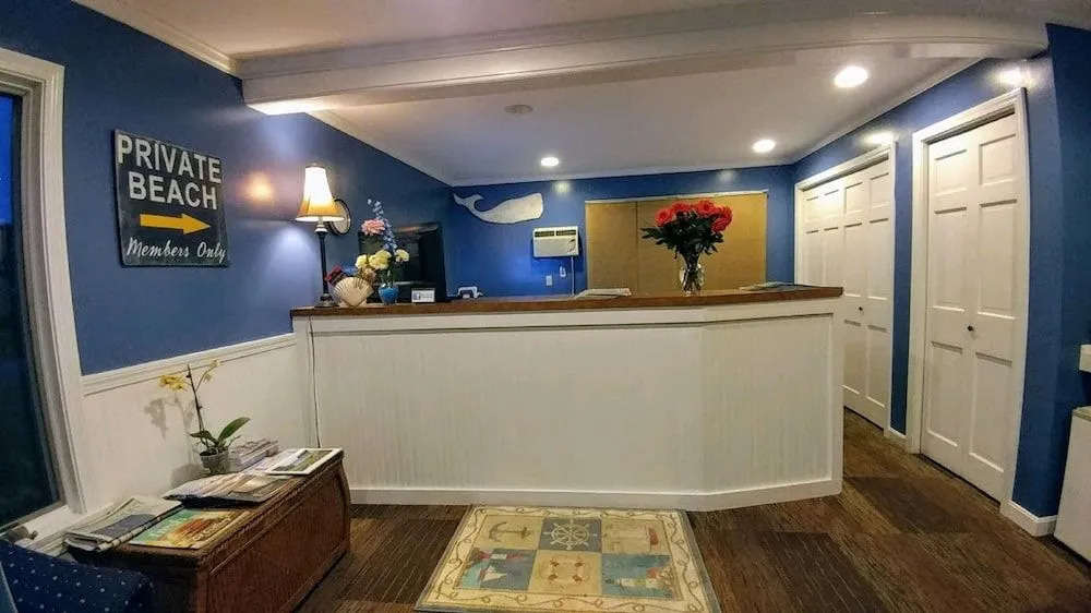 Smugglers Cove Inn