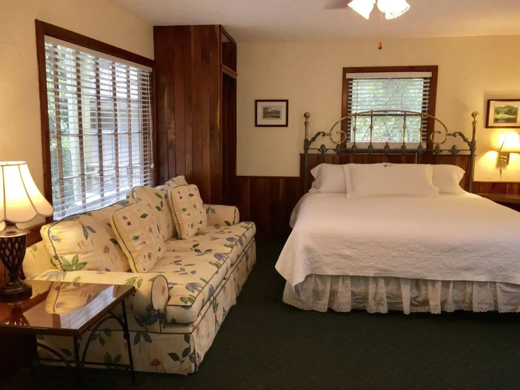Outpost Inn