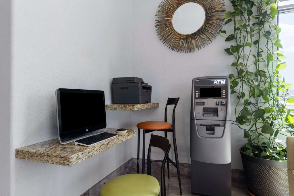 Days Inn & Suites by Wyndham Tucson/Marana