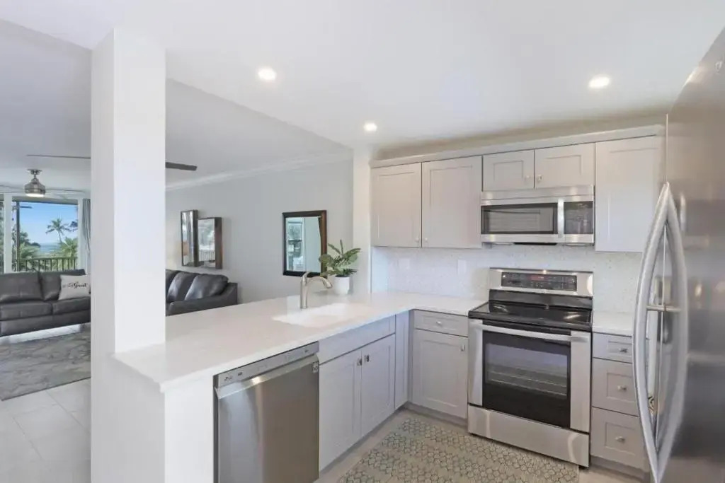 Completely Remodeled 2 Bed 2 Bath I Block Away From Free Beach Access