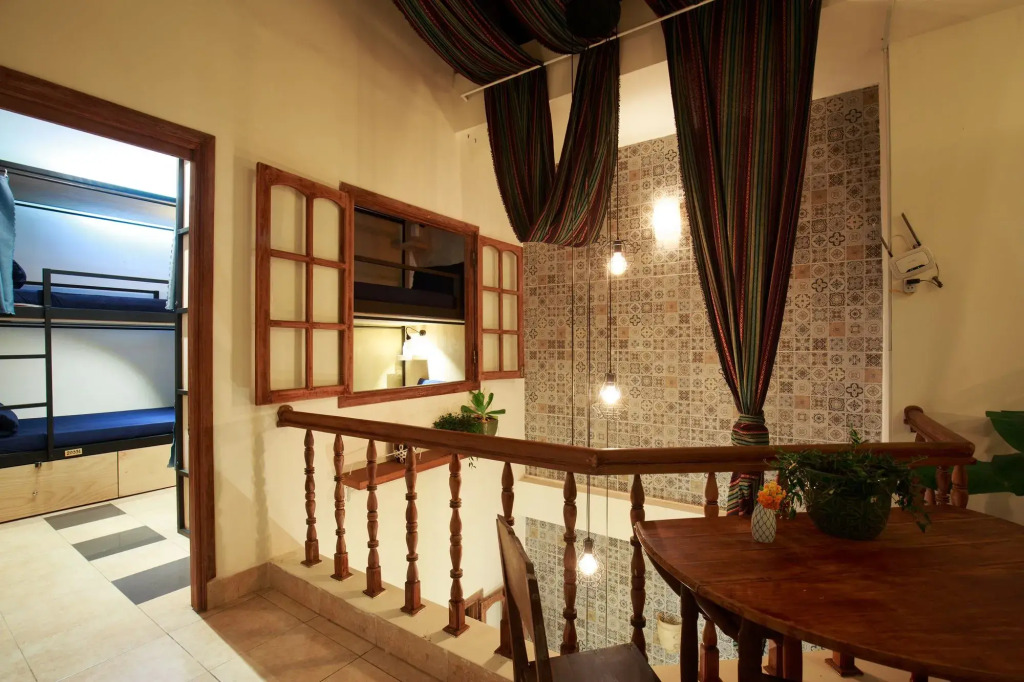 Leuleu Hostel