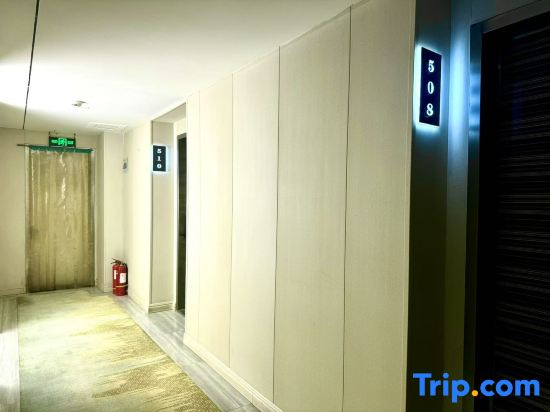 Buttonwood Fashion Hotel