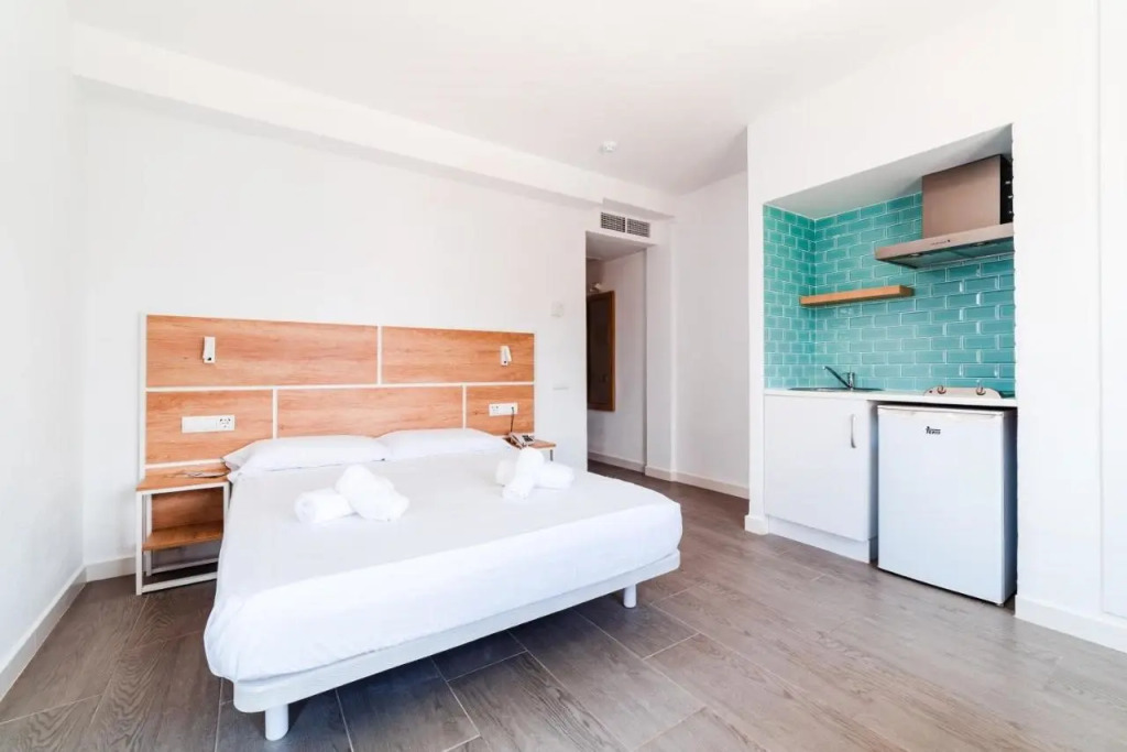ENDLSS BEACH & DISCO HOTEL IBIZA Adults Only