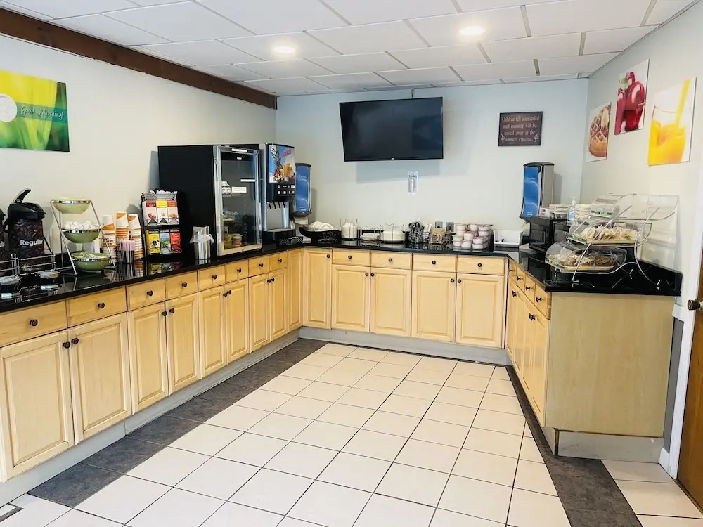 Econo Lodge Inn & Suites Lincoln