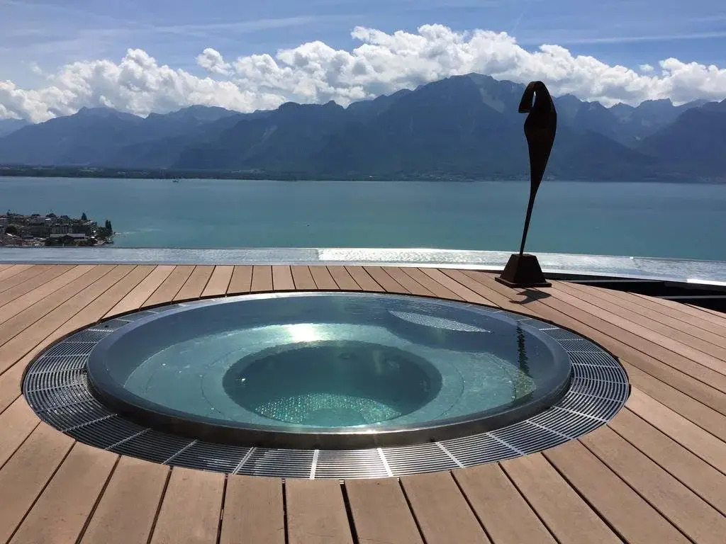 Montreux Deck