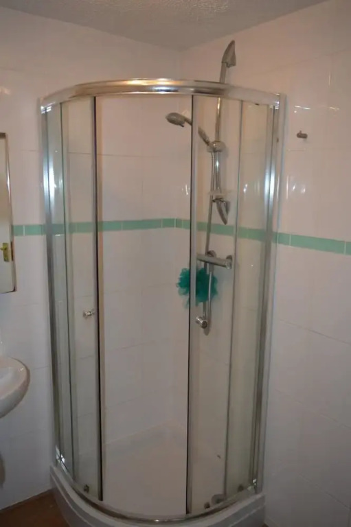 Top Floor Central 2 Bedroom Apartment