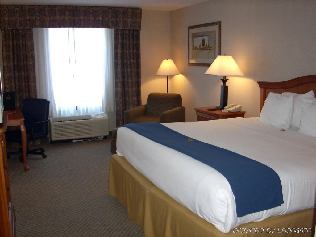 Holiday Inn Express Rochester-Victor by IHG