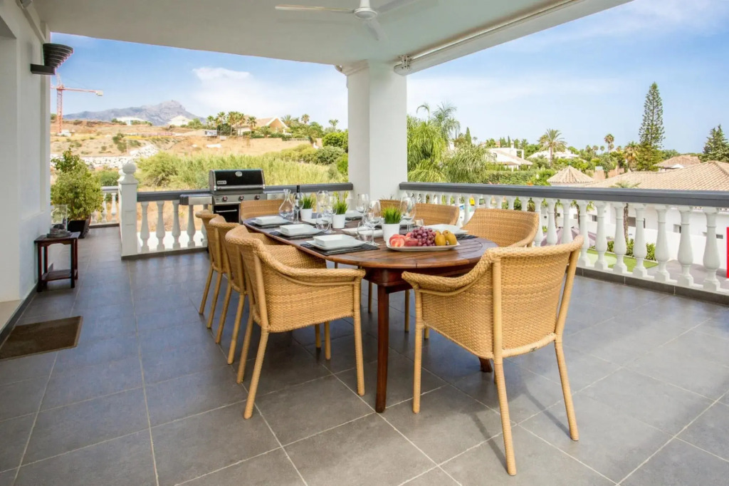 Fantastic Luxury Villa Near Marbella