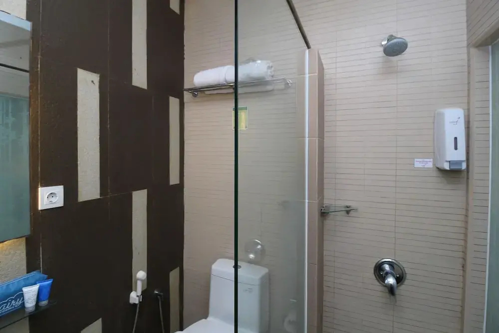Airy Wenang Pierre Tendean 35 Manado