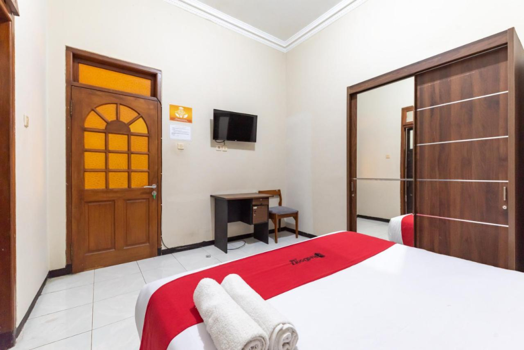 RedDoorz @ Soekarno Hatta