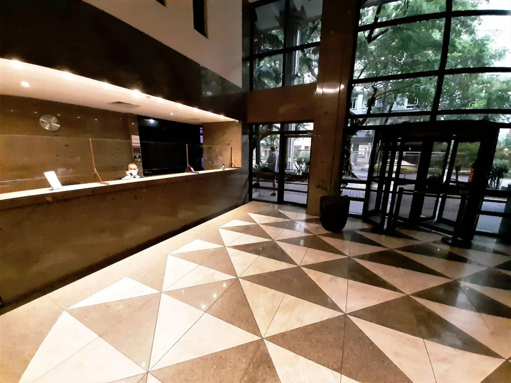Apartamento Com Serviços Próximo A Praia De Ipanema