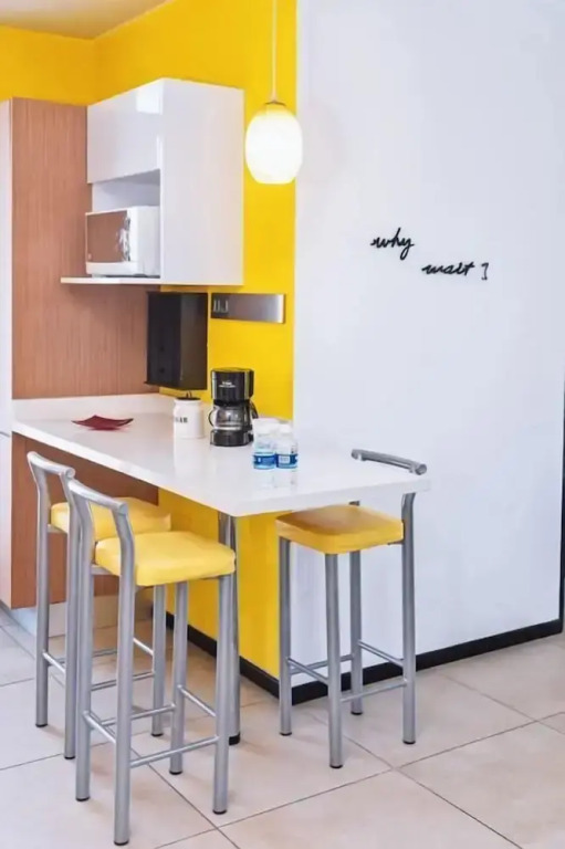 Save, pretty apt. W/playground, in Monterrey’s Center, 3 room, 1KSB, 2 SB, 2BTH. By Mty Living. S2 702