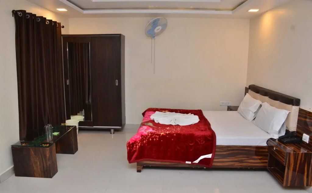 Hotel LR Regency