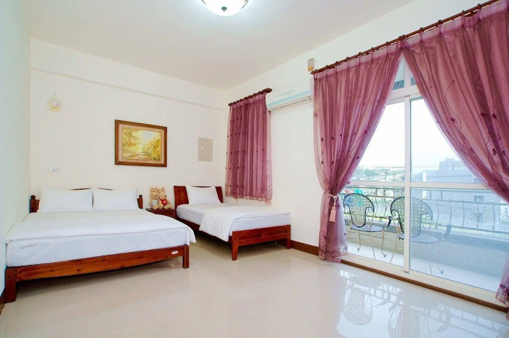 Daze Days Hostel