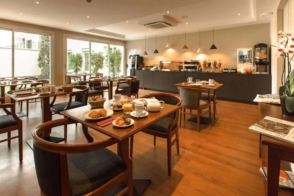 Hotel Montbriand Antony - Ancien Alixia