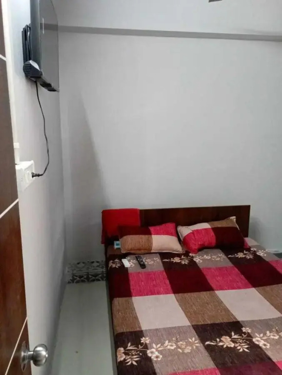 Oyo 700751 Day Night Rooms