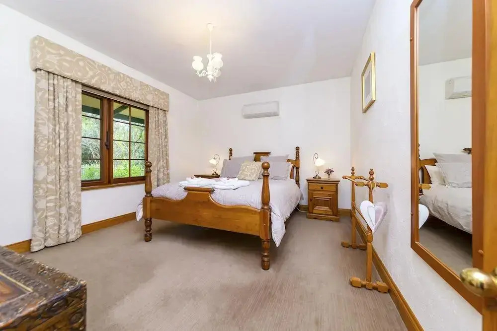Country Pleasures Bed and Breakfast