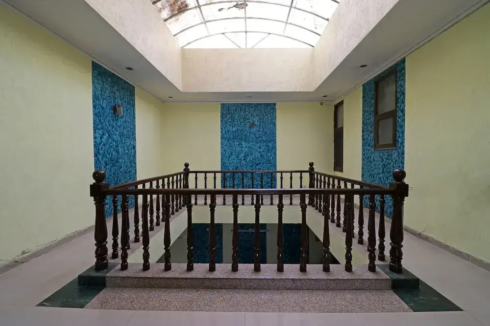 OYO 10759 Hotel Golden Nest