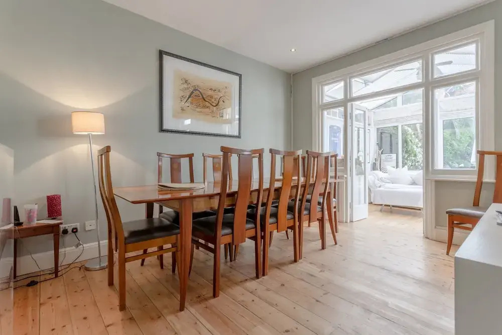 3 Bedroom Family House With Garden